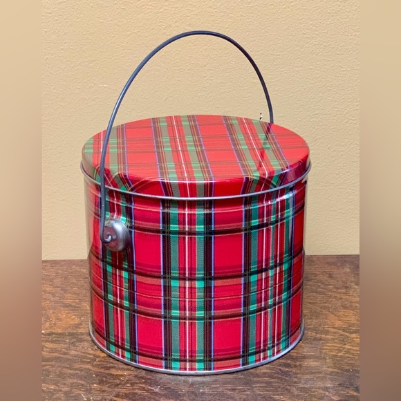 Vintage Red Scottish Tartan Plaid Pattern Metal Handled Biscuit Tin - Picture 1 of 15